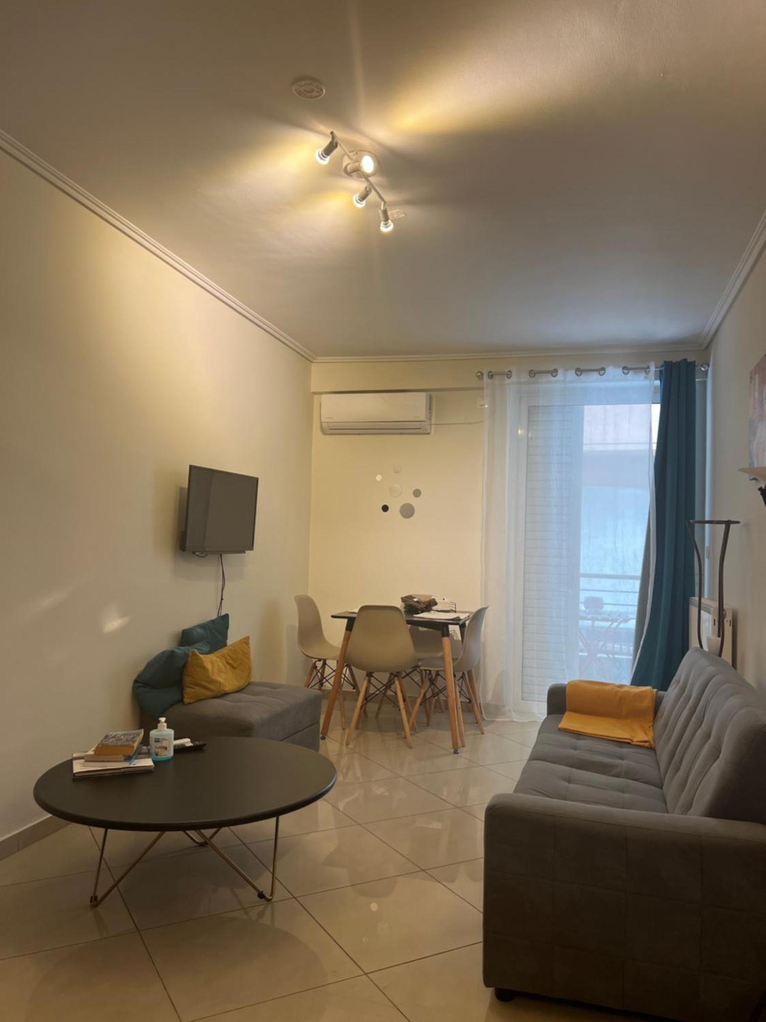 Colourful Artistic Apart 100Mbps Center Of Atena Exterior foto
