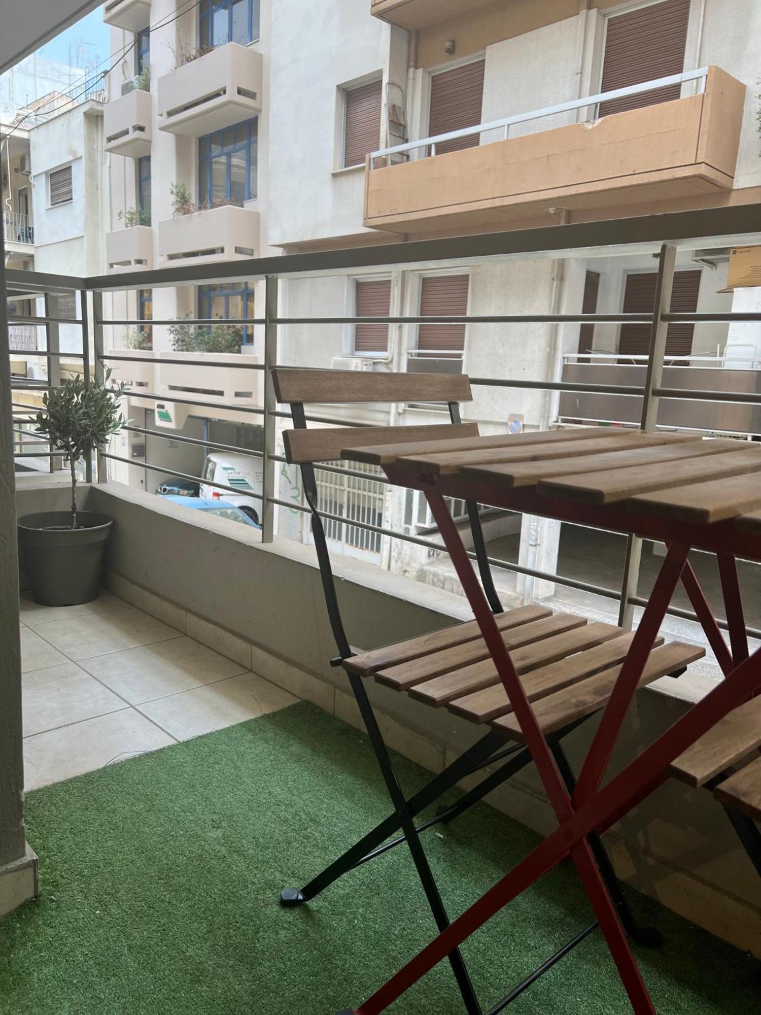 Colourful Artistic Apart 100Mbps Center Of Atena Exterior foto
