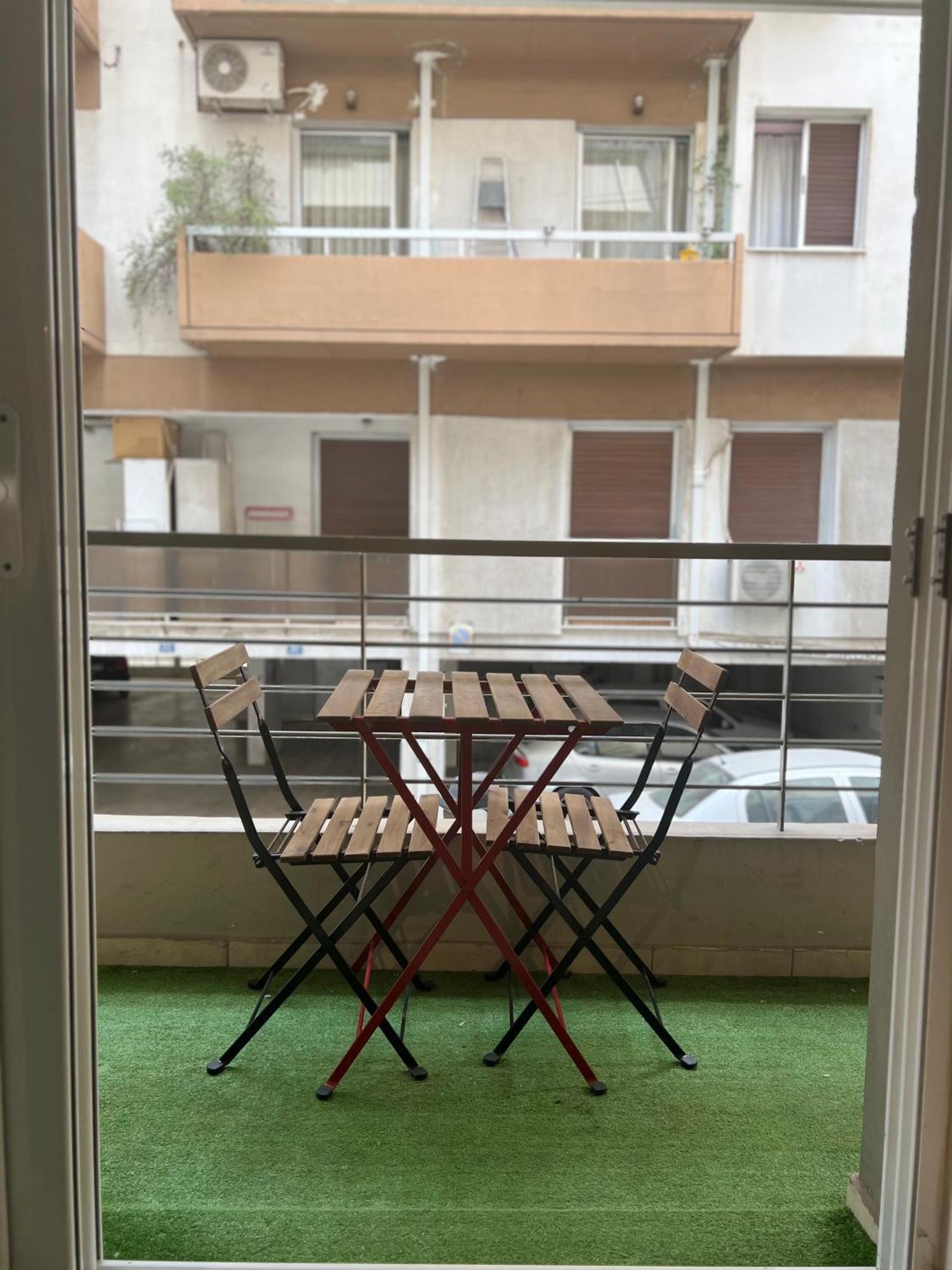 Colourful Artistic Apart 100Mbps Center Of Atena Exterior foto